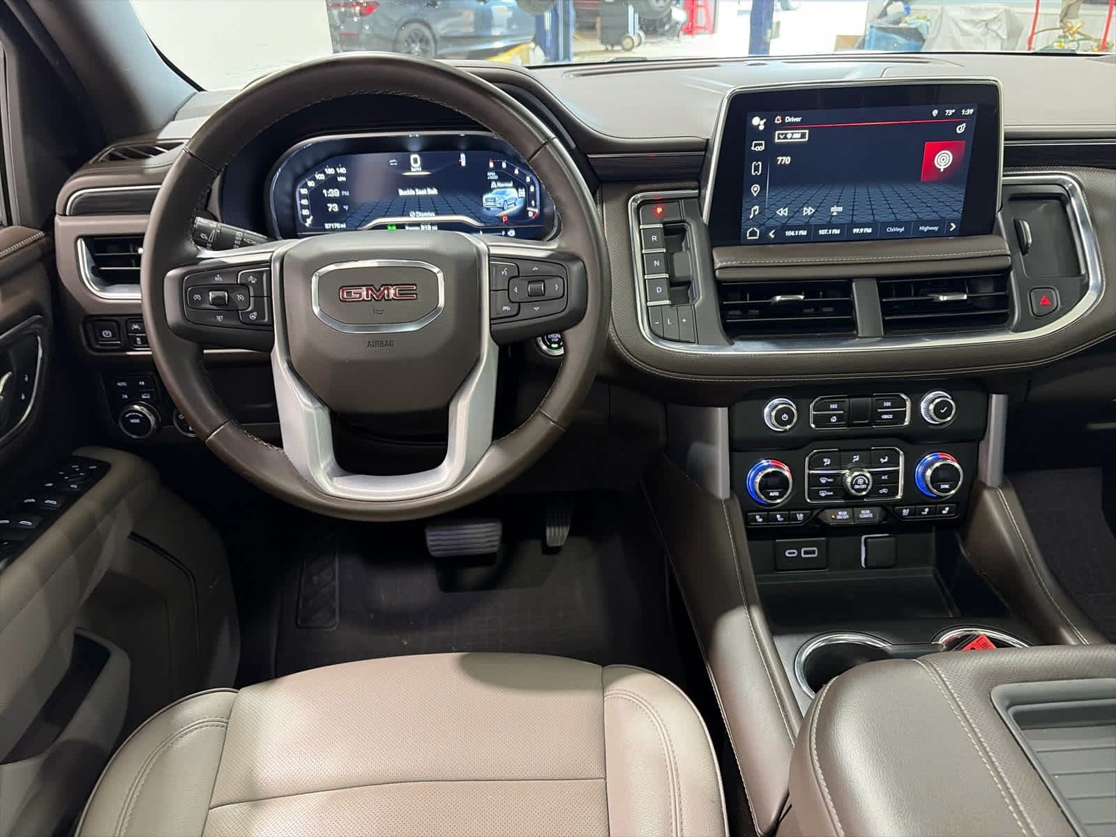 2023 GMC Yukon XL SLT