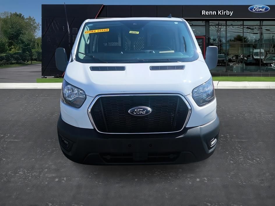 View vehicle photo 4