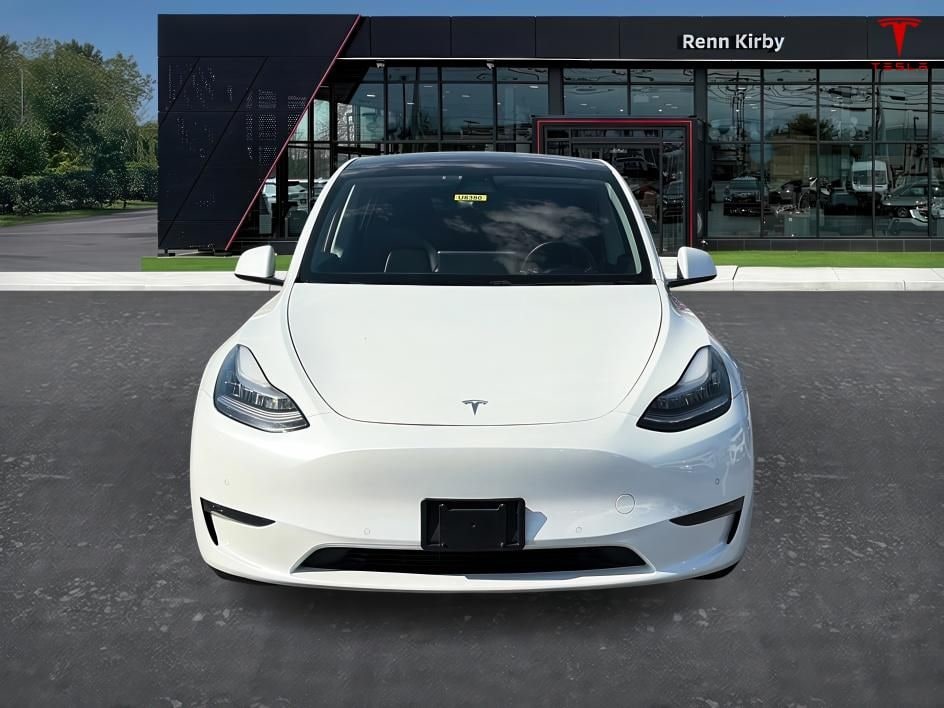 View vehicle photo 4