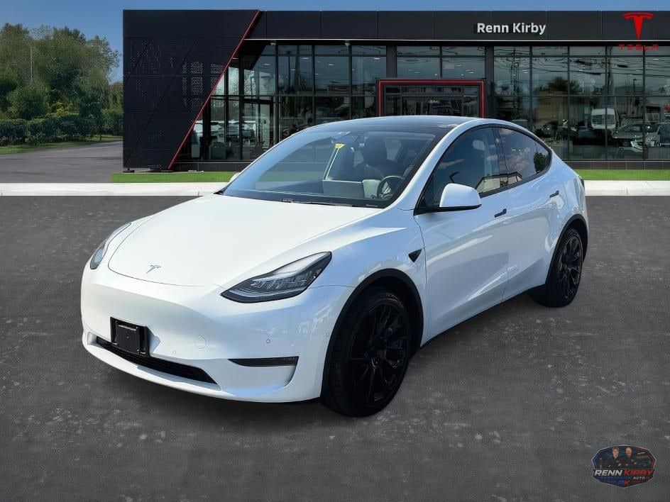 View vehicle photo 5