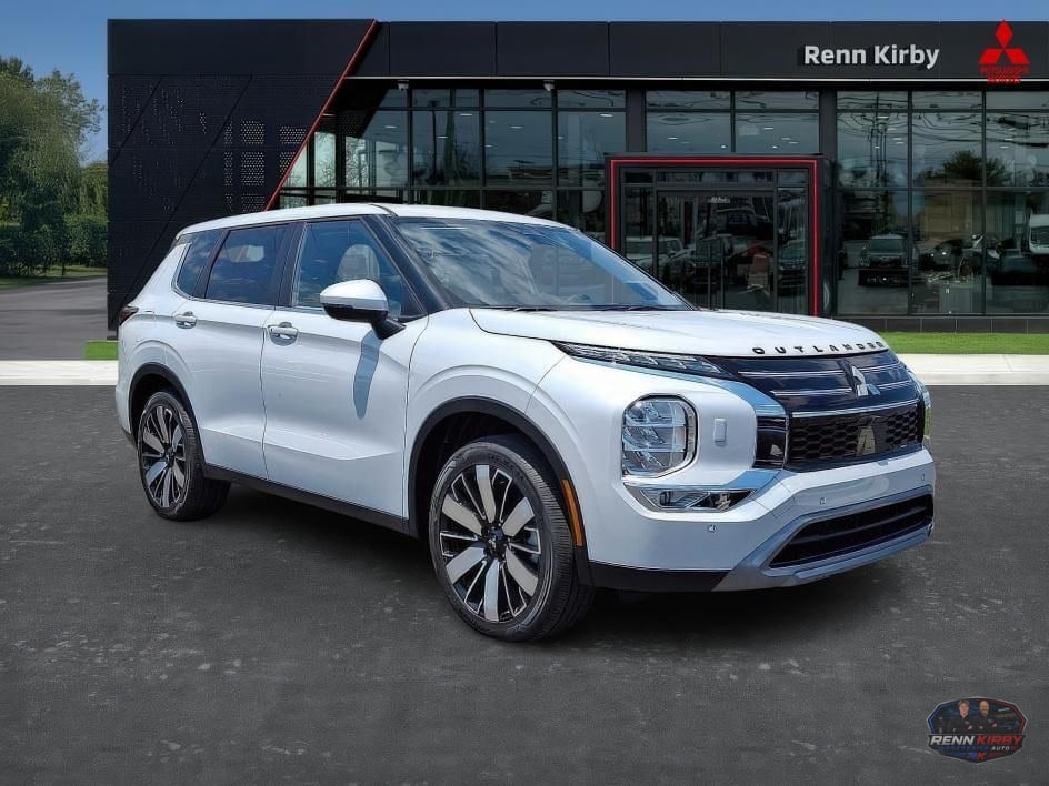 White Diamond 2025 Mitsubishi Outlander SUV / Crossover Front-Wheel Drive Automatic