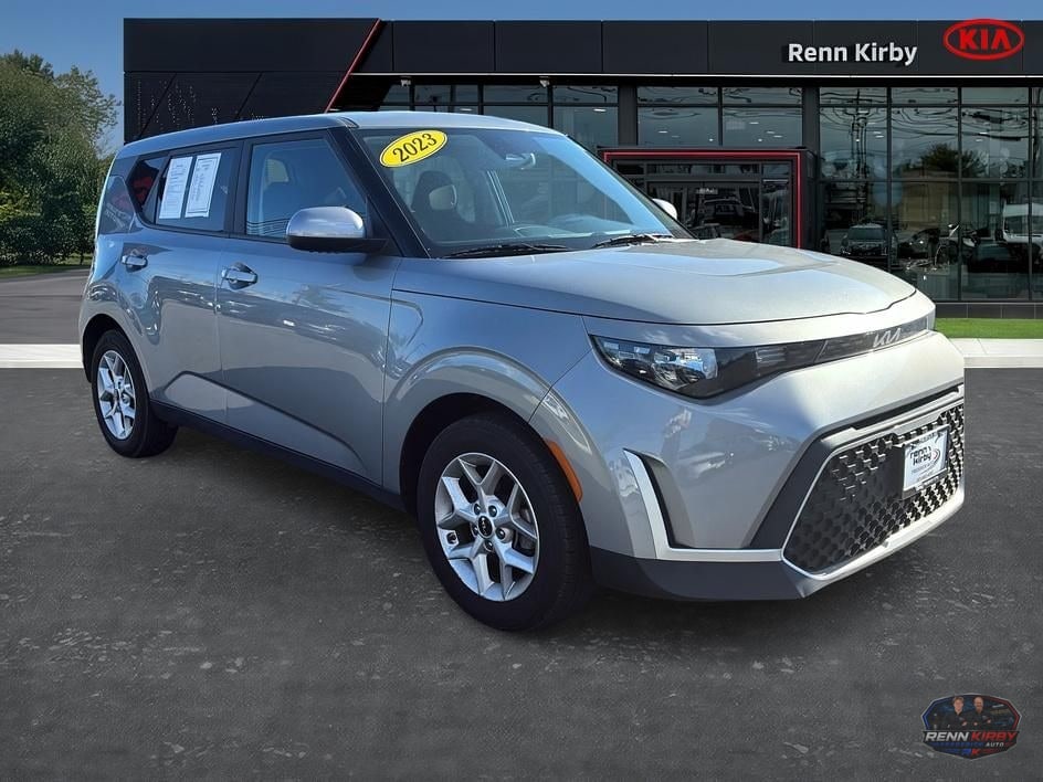 Gray 2023 Kia Soul SUV / Crossover Front-Wheel Drive Automatic